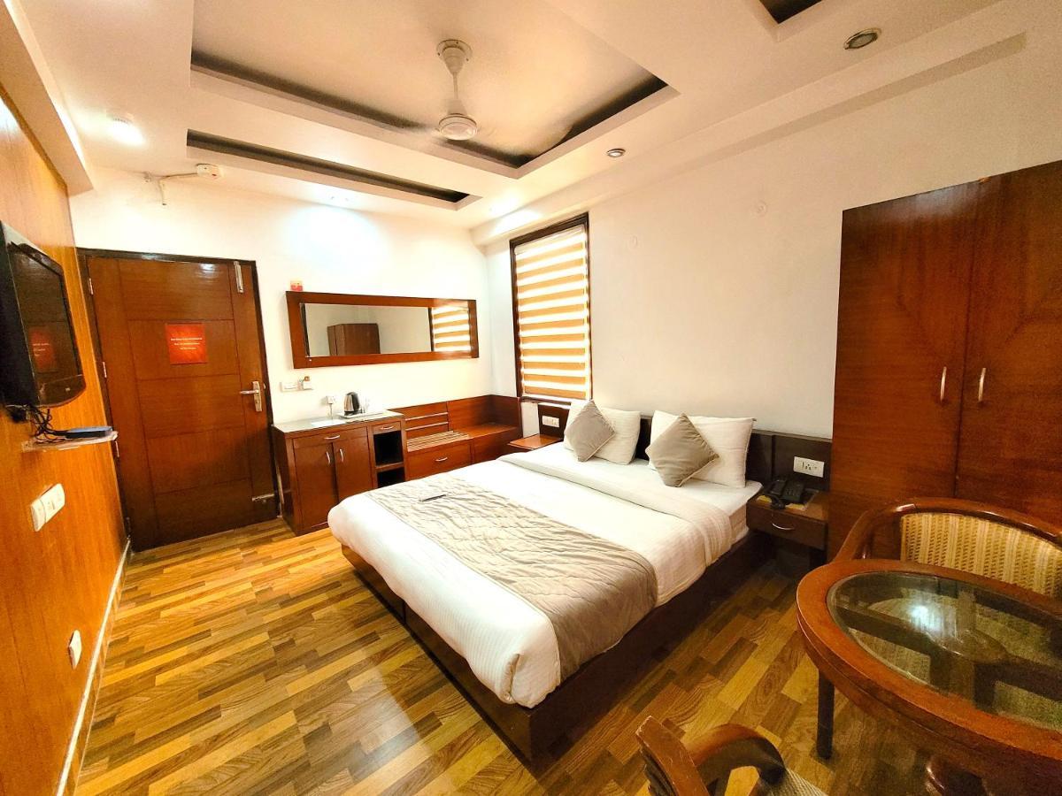 Hotel The Daanish Residency - Karol Bagh Нью-Дели Экстерьер фото