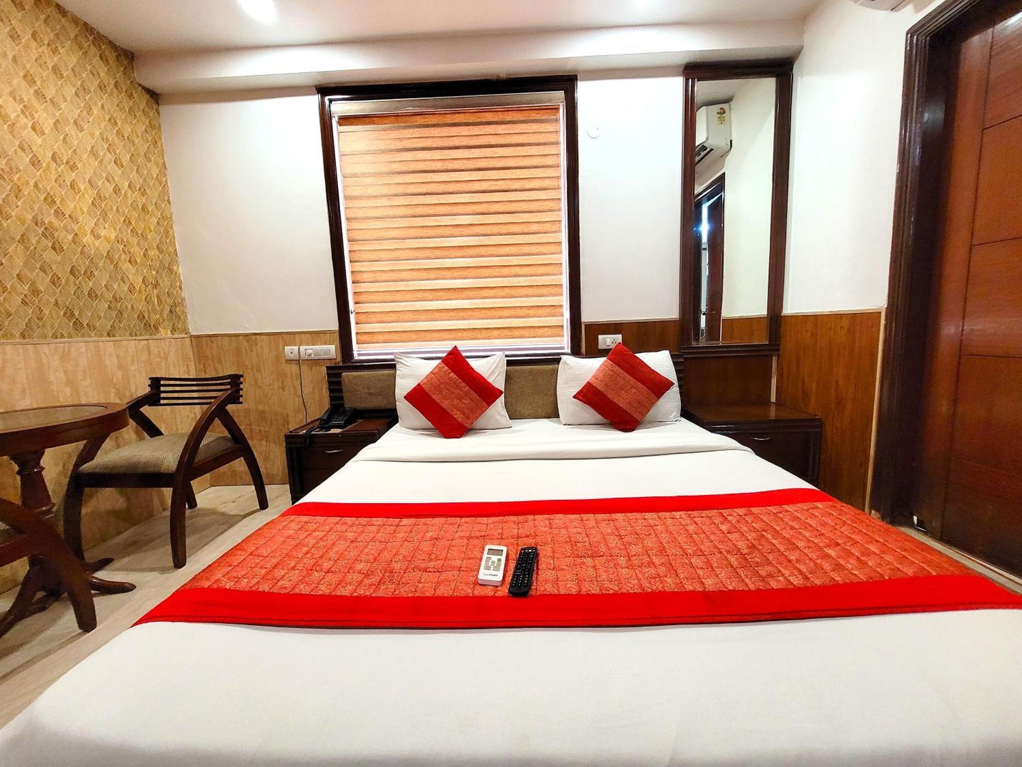 Hotel The Daanish Residency - Karol Bagh Нью-Дели Экстерьер фото