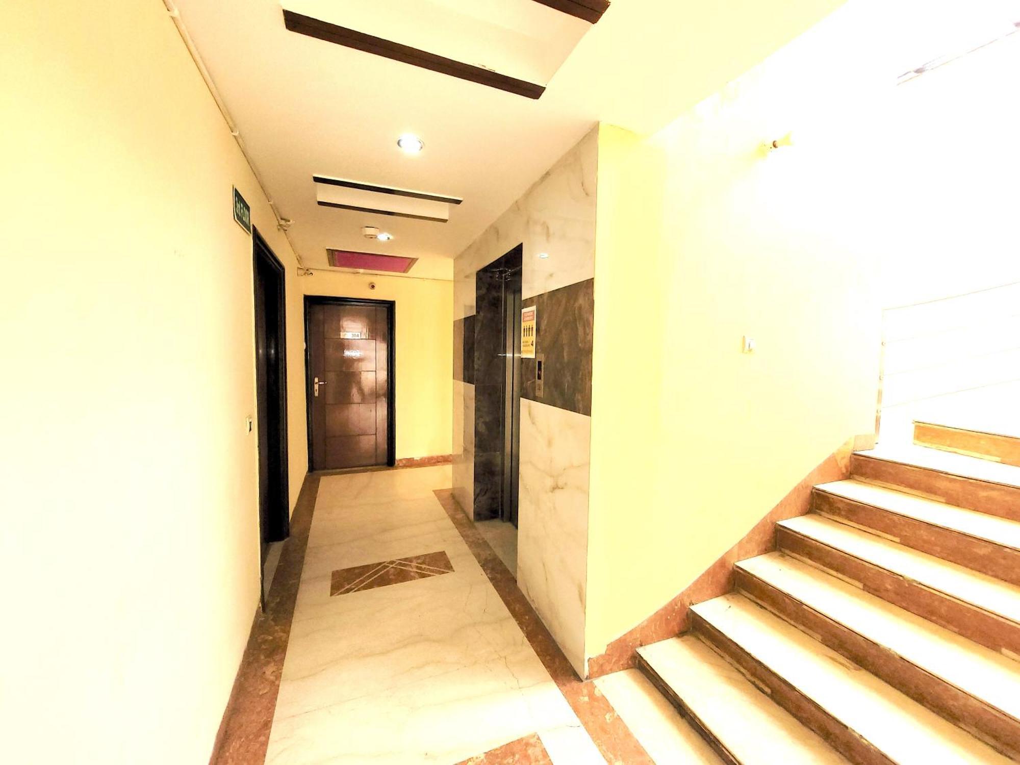 Hotel The Daanish Residency - Karol Bagh Нью-Дели Экстерьер фото