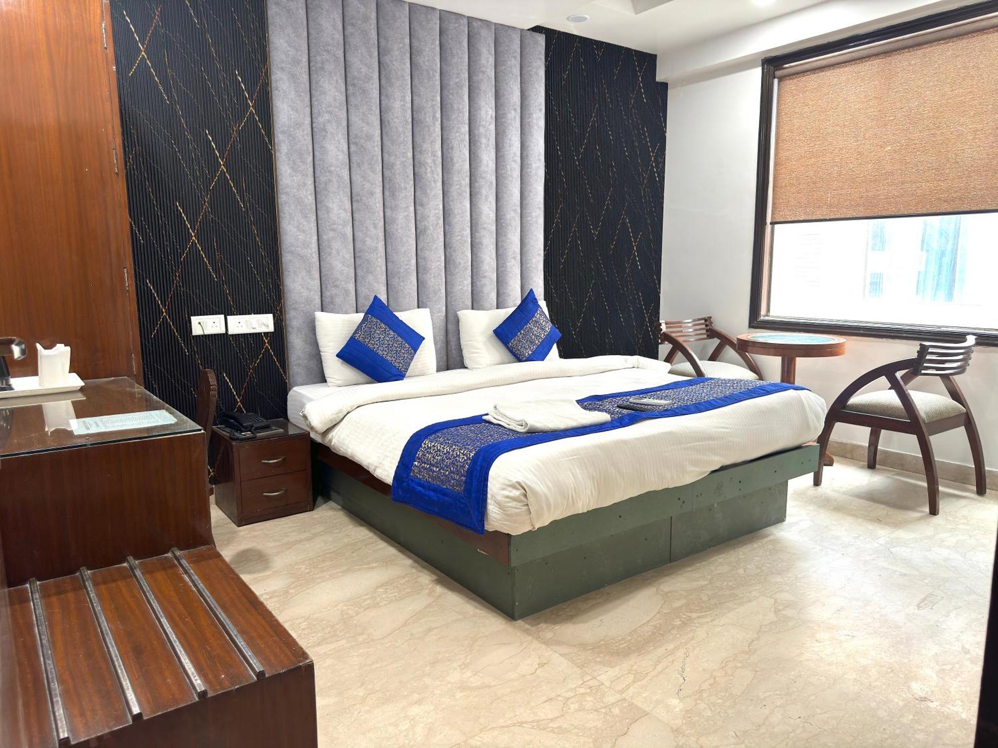 Hotel The Daanish Residency - Karol Bagh Нью-Дели Экстерьер фото