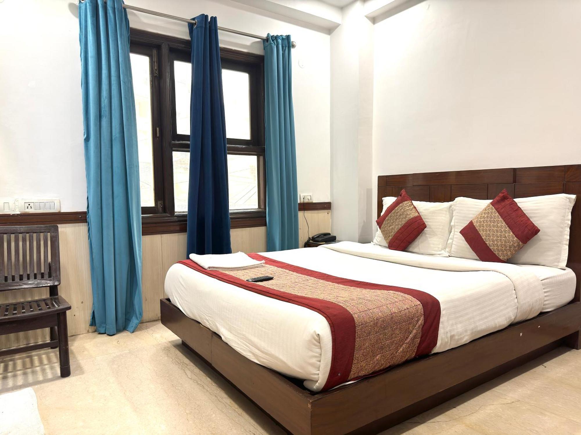 Hotel The Daanish Residency - Karol Bagh Нью-Дели Экстерьер фото