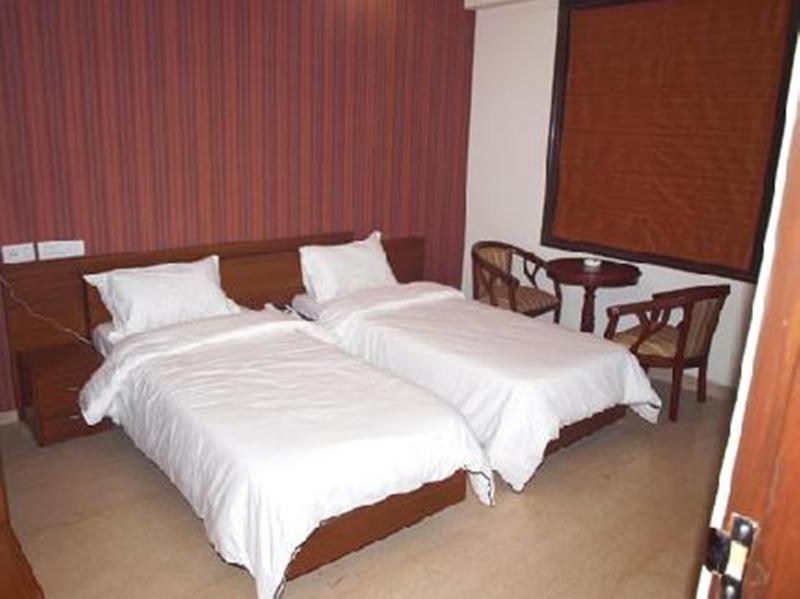 Hotel The Daanish Residency - Karol Bagh Нью-Дели Экстерьер фото